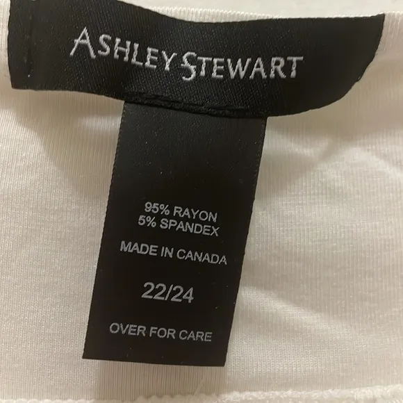 ASHLEY STEWART: NWT; Women’s plus size 22/24 beaded waist white maxi skirt.