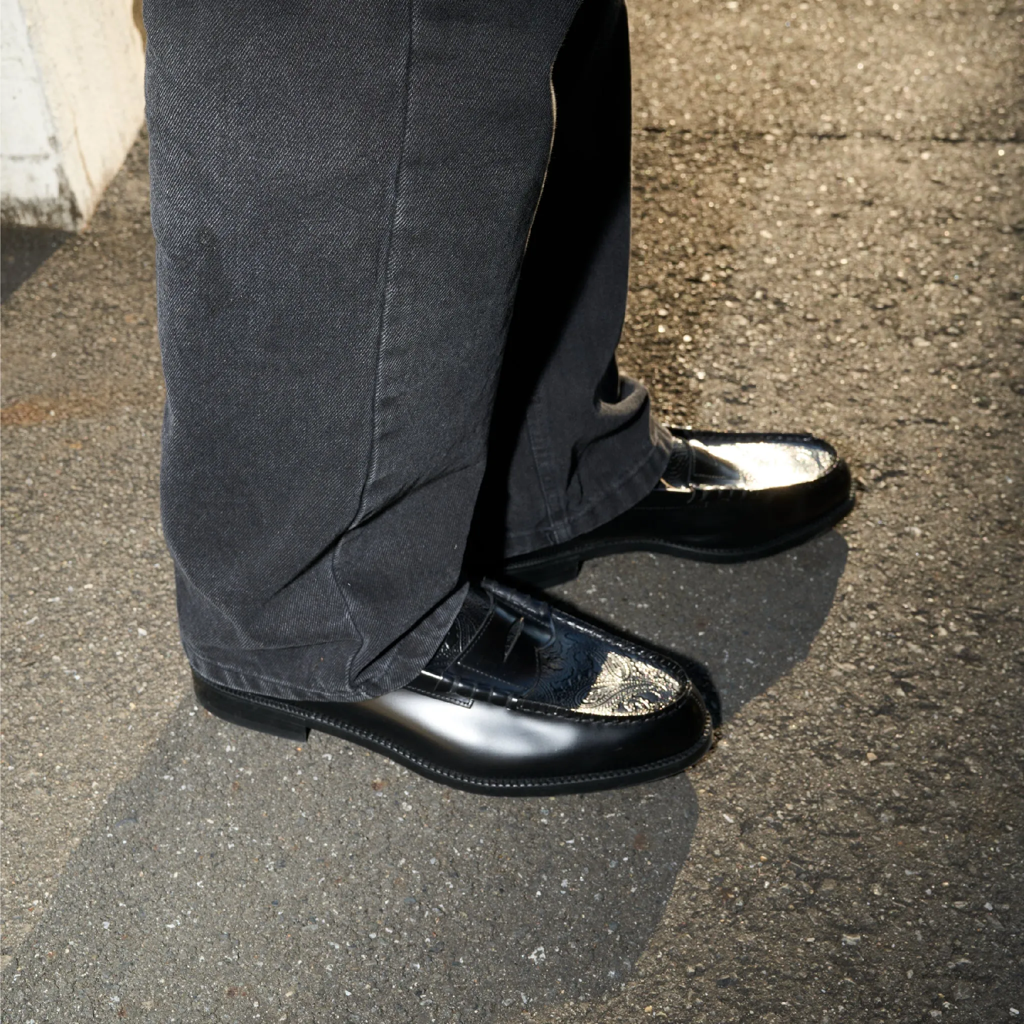 【B-Grade】MENS EMBOSSED LOAFERS / BLACK BLACK PAISLEY