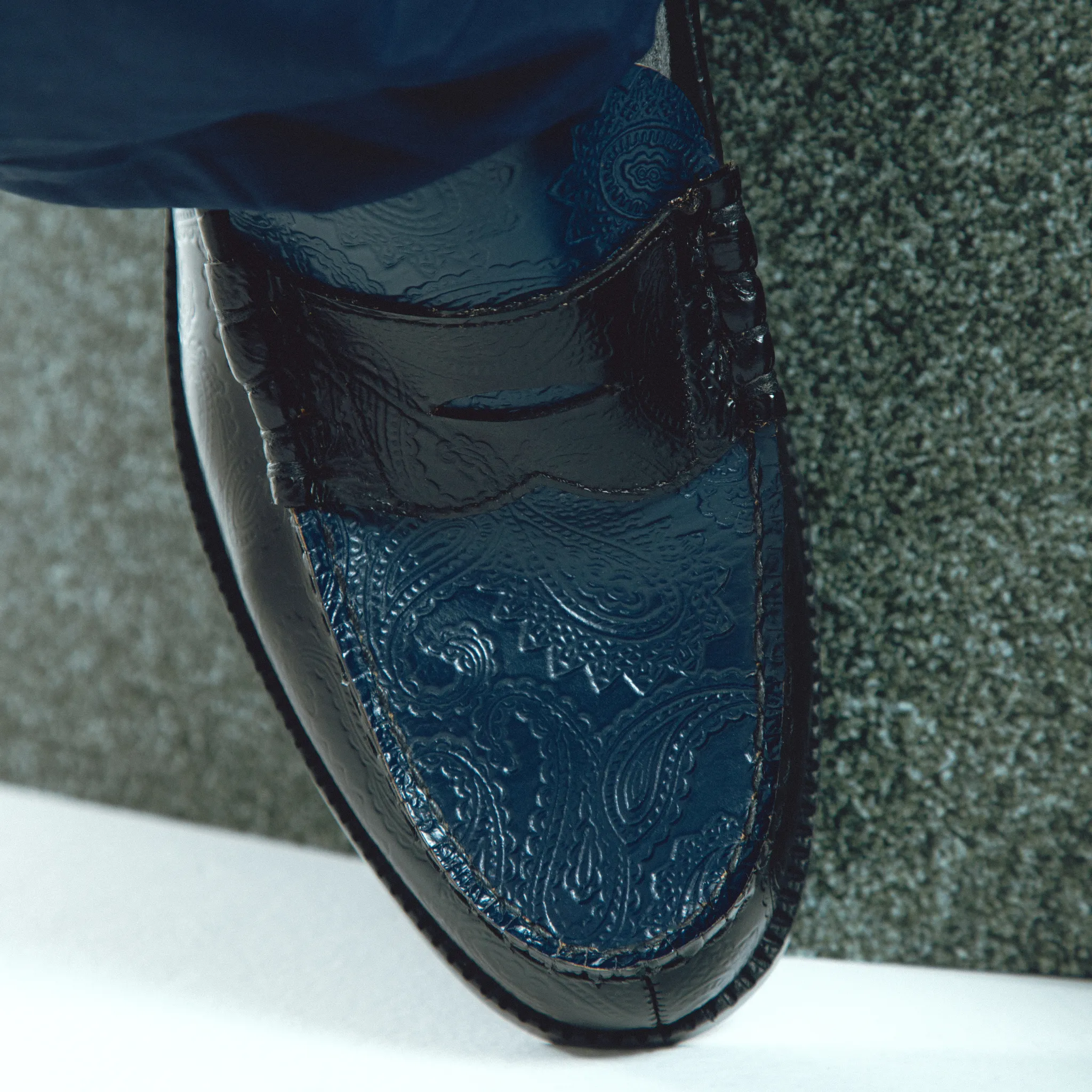 【B-Grade】MENS EMBOSSED LOAFERS / BLACK NAVY PAISLEY