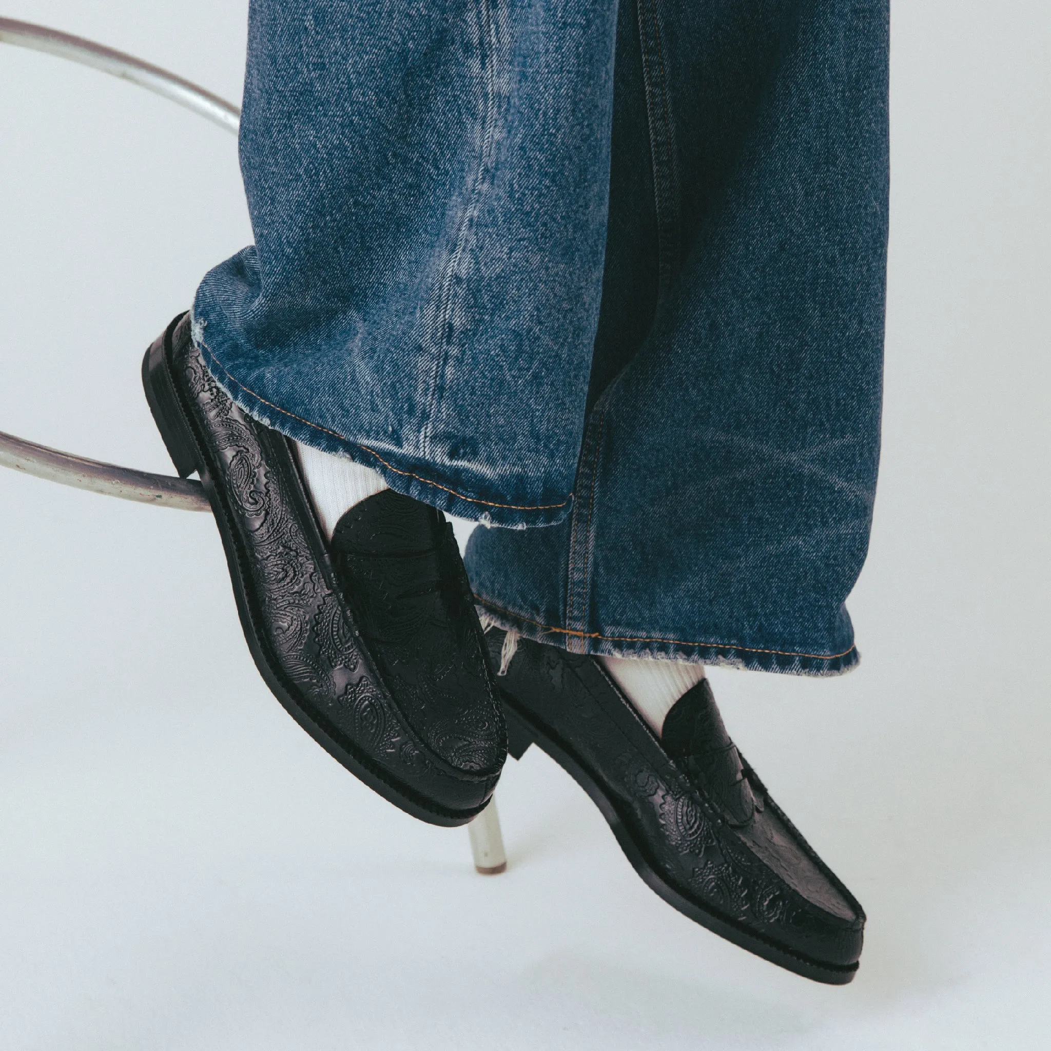【B-Grade】MENS EMBOSSED LOAFERS / BLACK PAISLEY