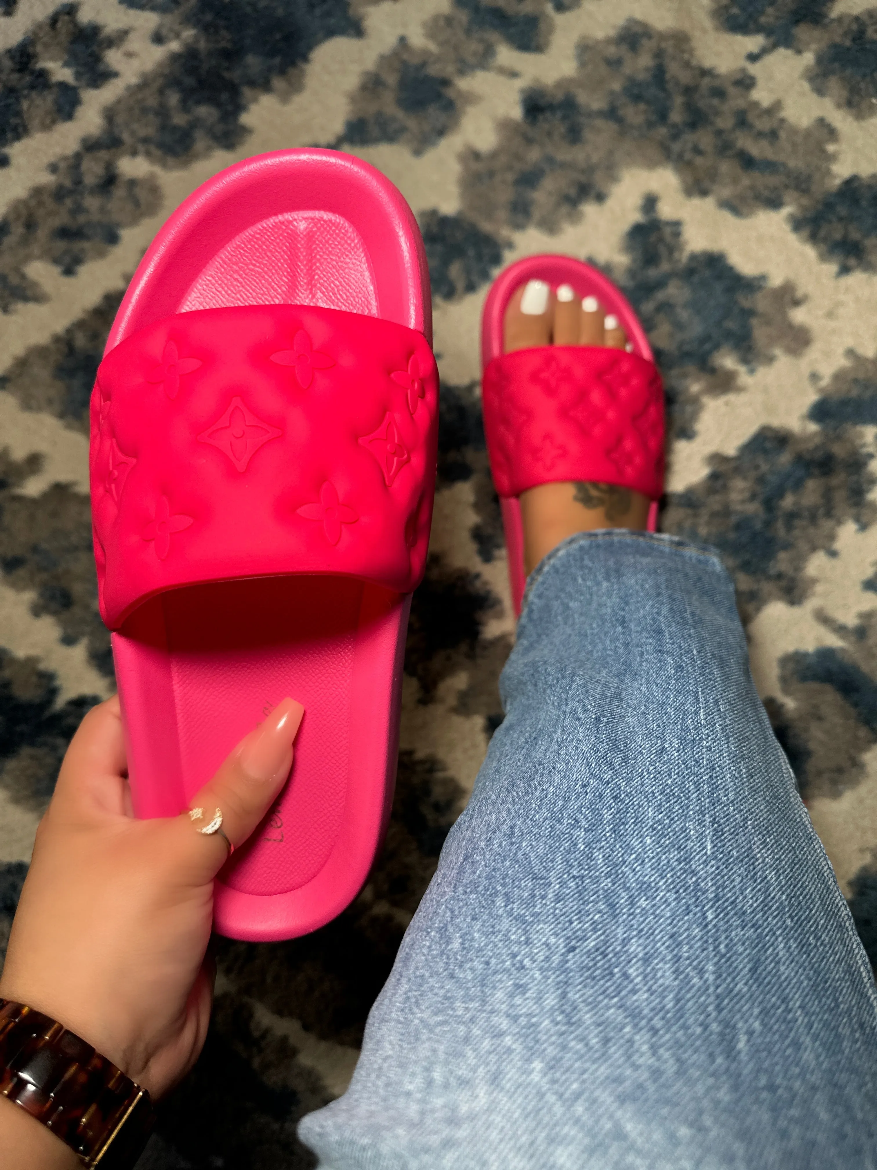 Bailey Slide- Neon Hot Pink