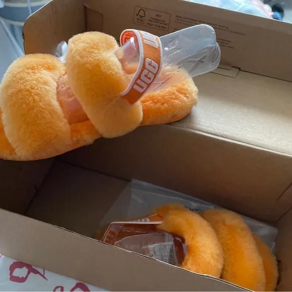Brand New Ugg Slippers Kids 10c