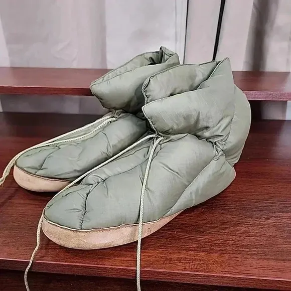 EDDIE BAUER vintage Goose Down Olive Camp Bootie Slippers Leather Soles.