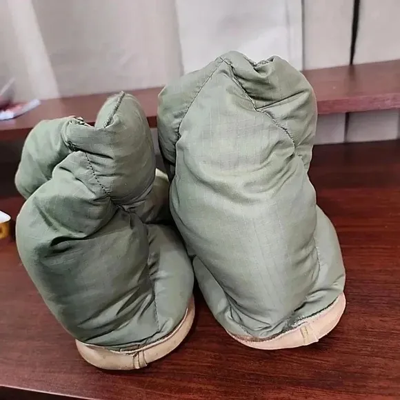 EDDIE BAUER vintage Goose Down Olive Camp Bootie Slippers Leather Soles.