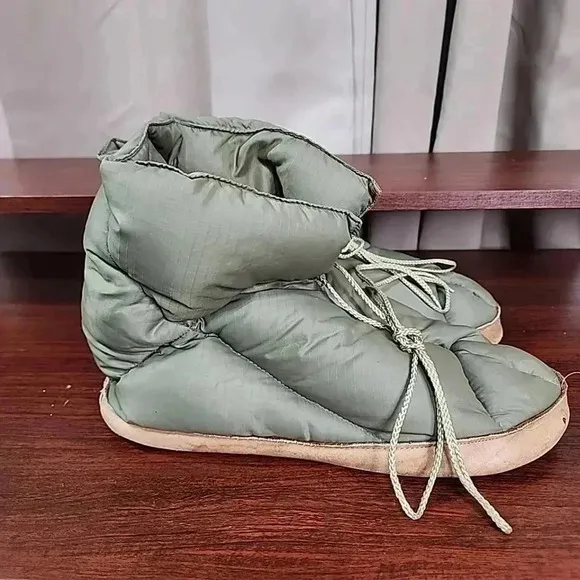 EDDIE BAUER vintage Goose Down Olive Camp Bootie Slippers Leather Soles.