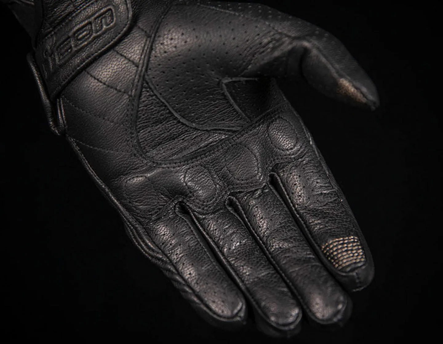 Icon Pursuit Classic Perforated Gloves
