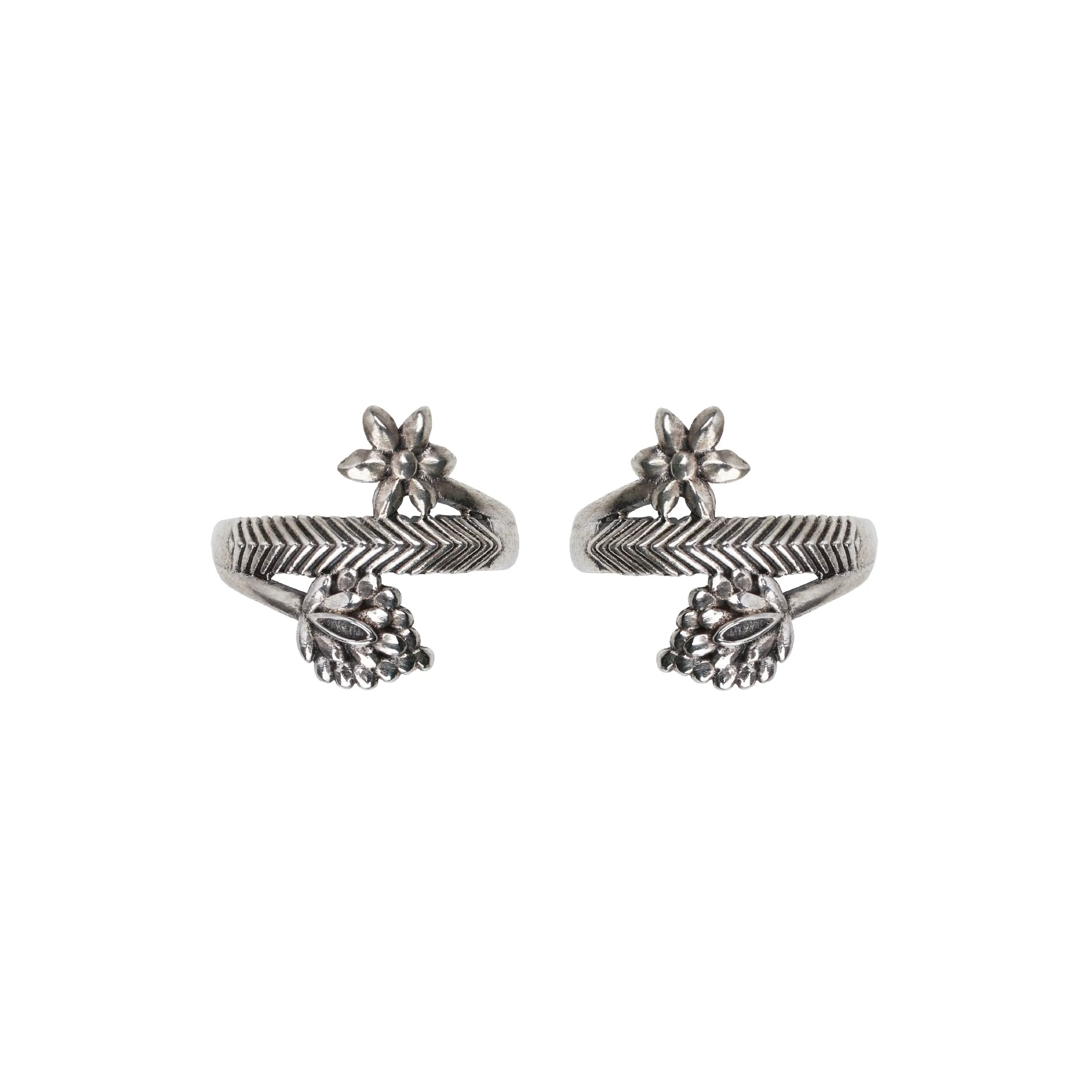 Juhi silver toe rings by Moha