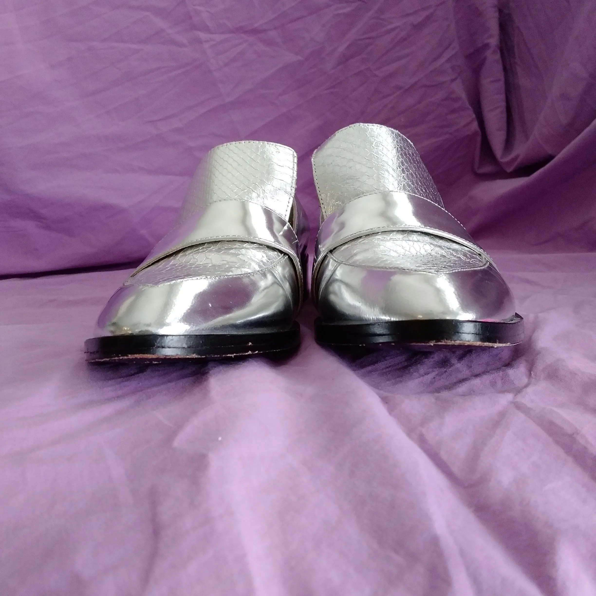 Mara & Mine Camilla Silver Metallic Women's Snakeskin Loafers - Size 7.5