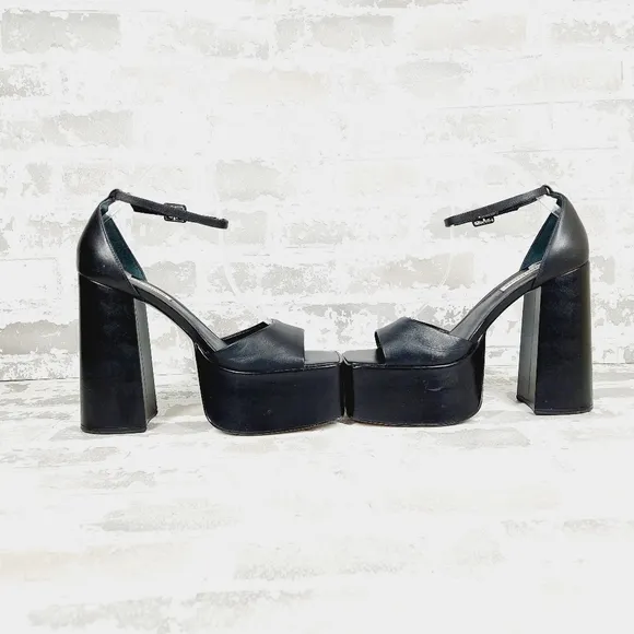 NEW Steve Madden Kassiani Black Slip On Ankle Strap Platform Sandals W497
