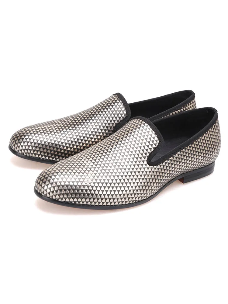 New three-color triangle embossed men's cowhide loafers, trendy slip-on low-top shoes, large size banquet shoes