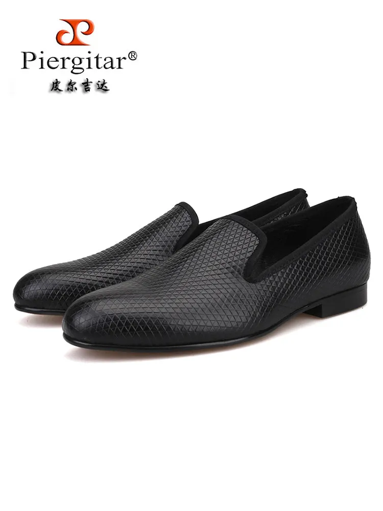 New three-color triangle embossed men's cowhide loafers, trendy slip-on low-top shoes, large size banquet shoes