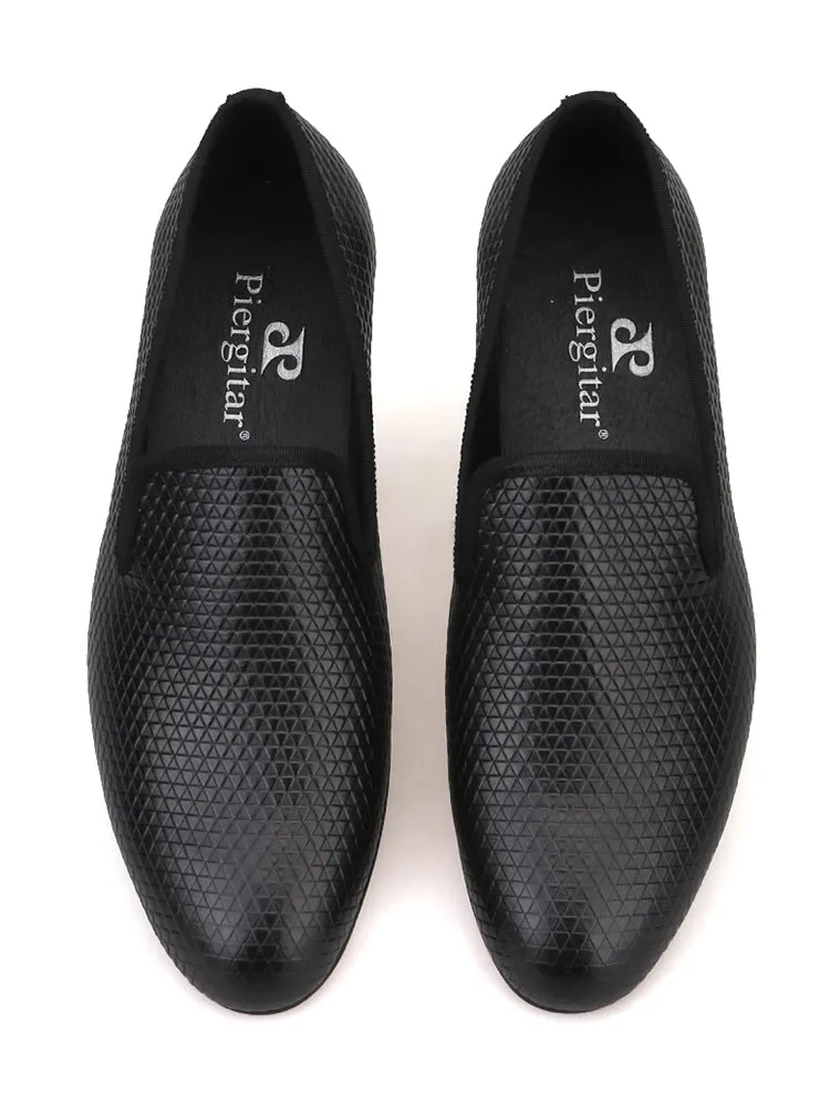 New three-color triangle embossed men's cowhide loafers, trendy slip-on low-top shoes, large size banquet shoes