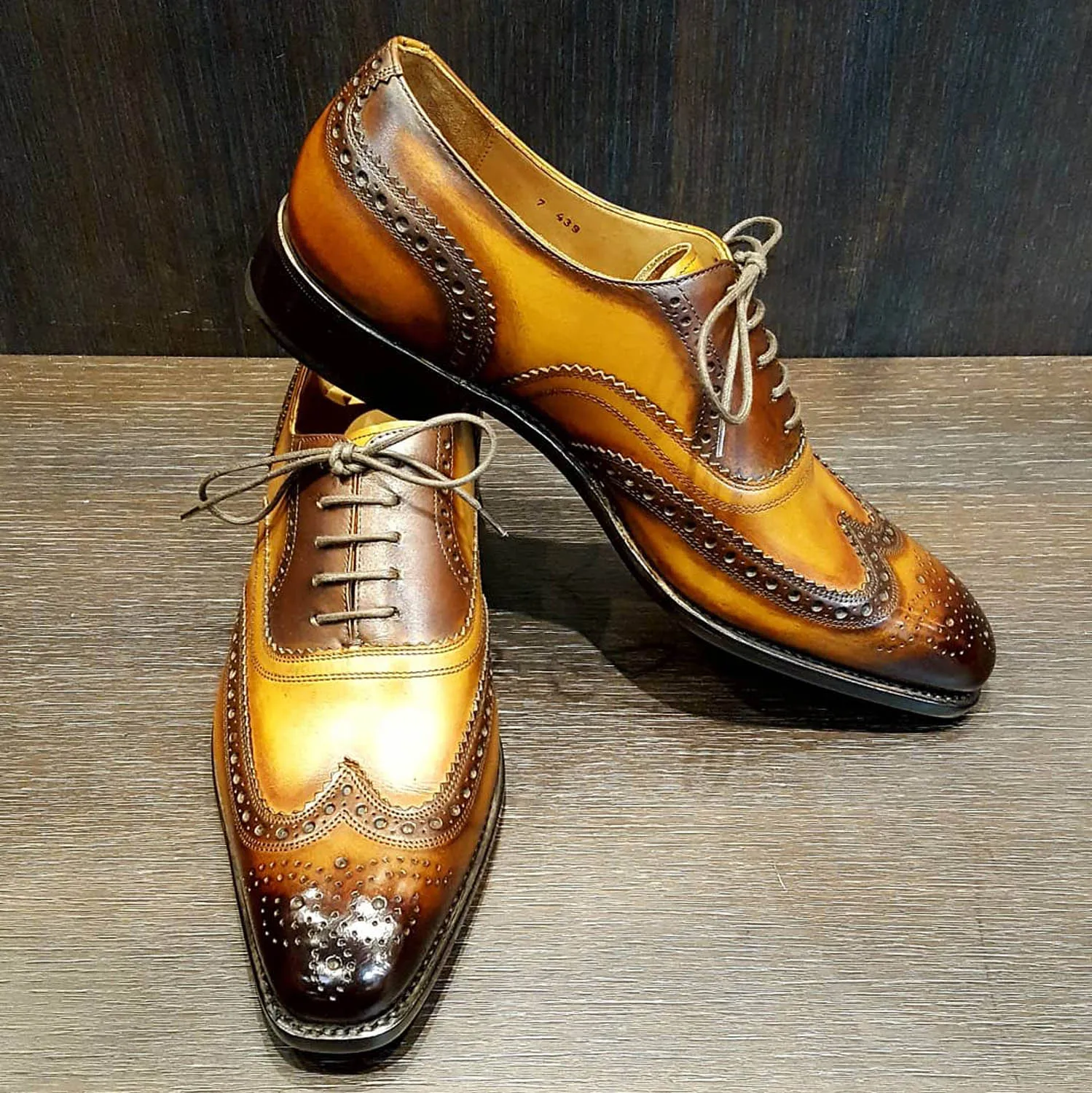 Richelieu Brogue Pearl 439 en cuir brut