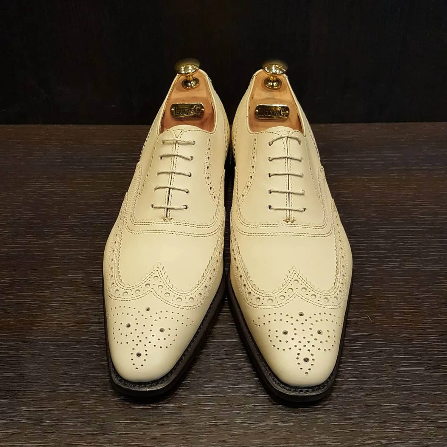 Richelieu Brogue Pearl 439 en cuir brut