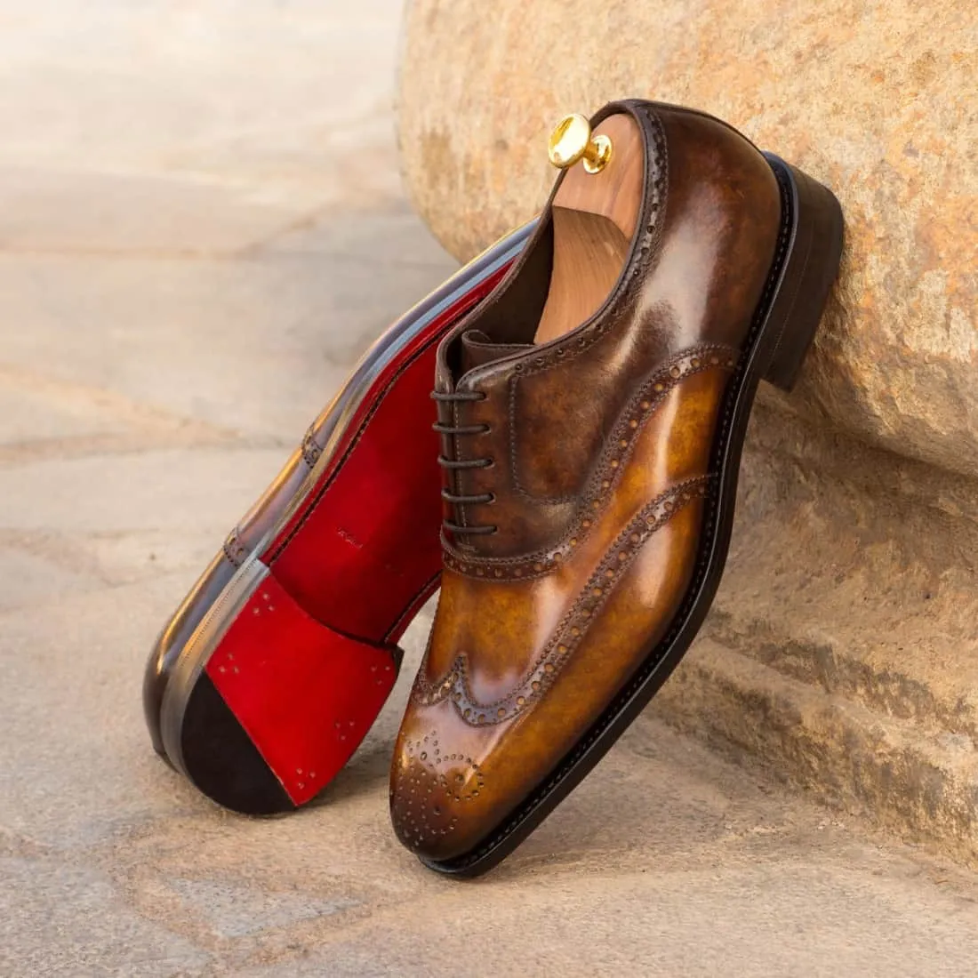 Richelieu fleuri en cuir patiné coganc et marron