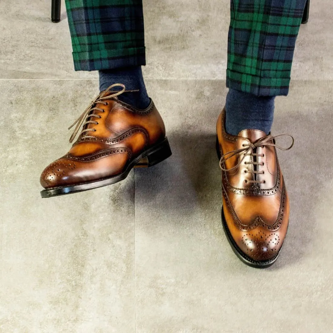 Richelieu fleuri en cuir patiné gold