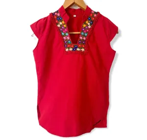 Size S Traditional Embroidered Top made in El Salvador-Blusa/Camisa hecha en El Salvador