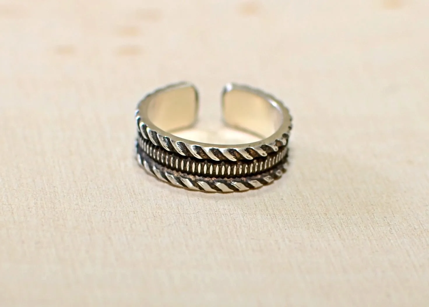 Sterling Silver Toe Ring with Geometrical Pattern and Dark Patina