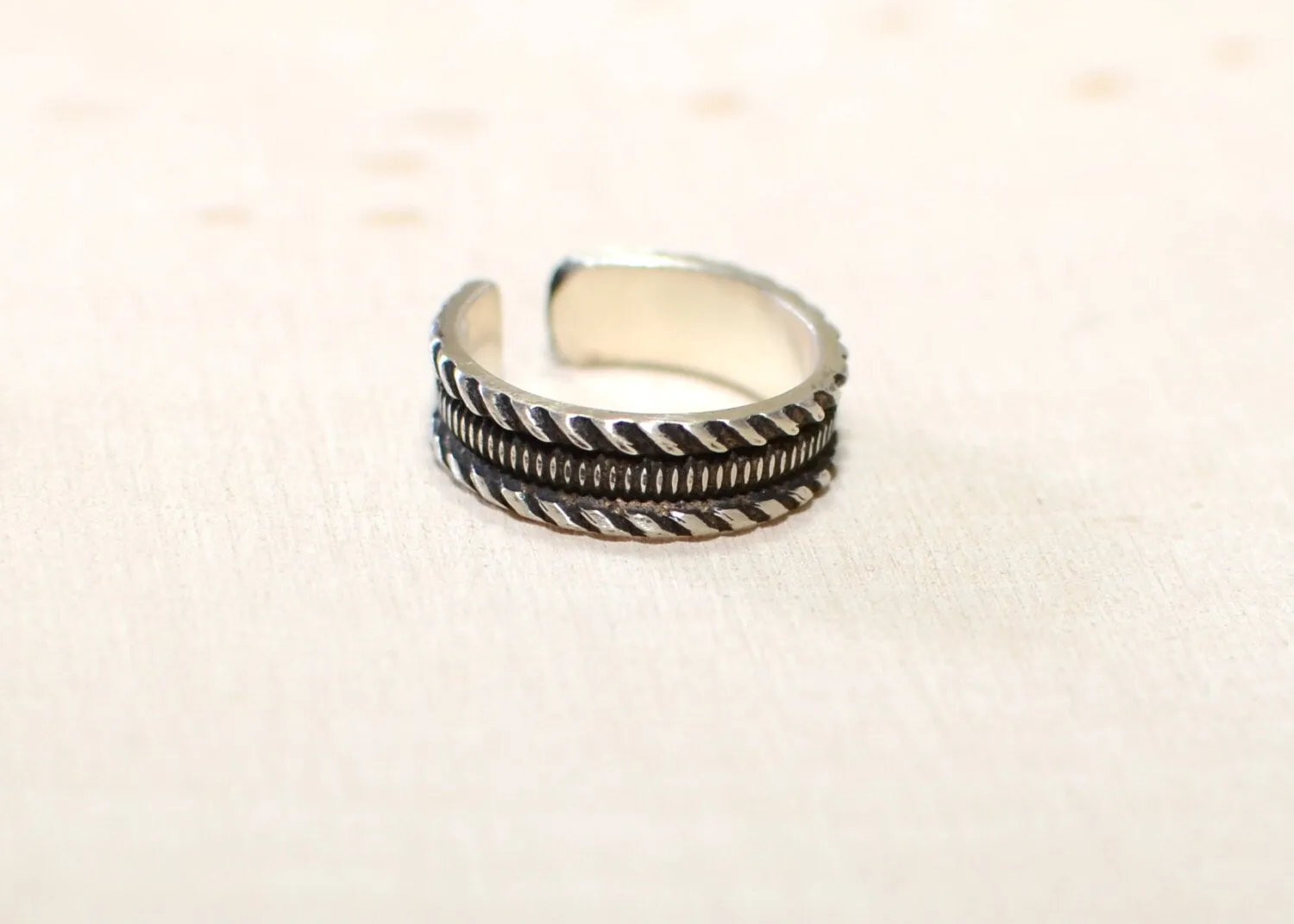 Sterling Silver Toe Ring with Geometrical Pattern and Dark Patina