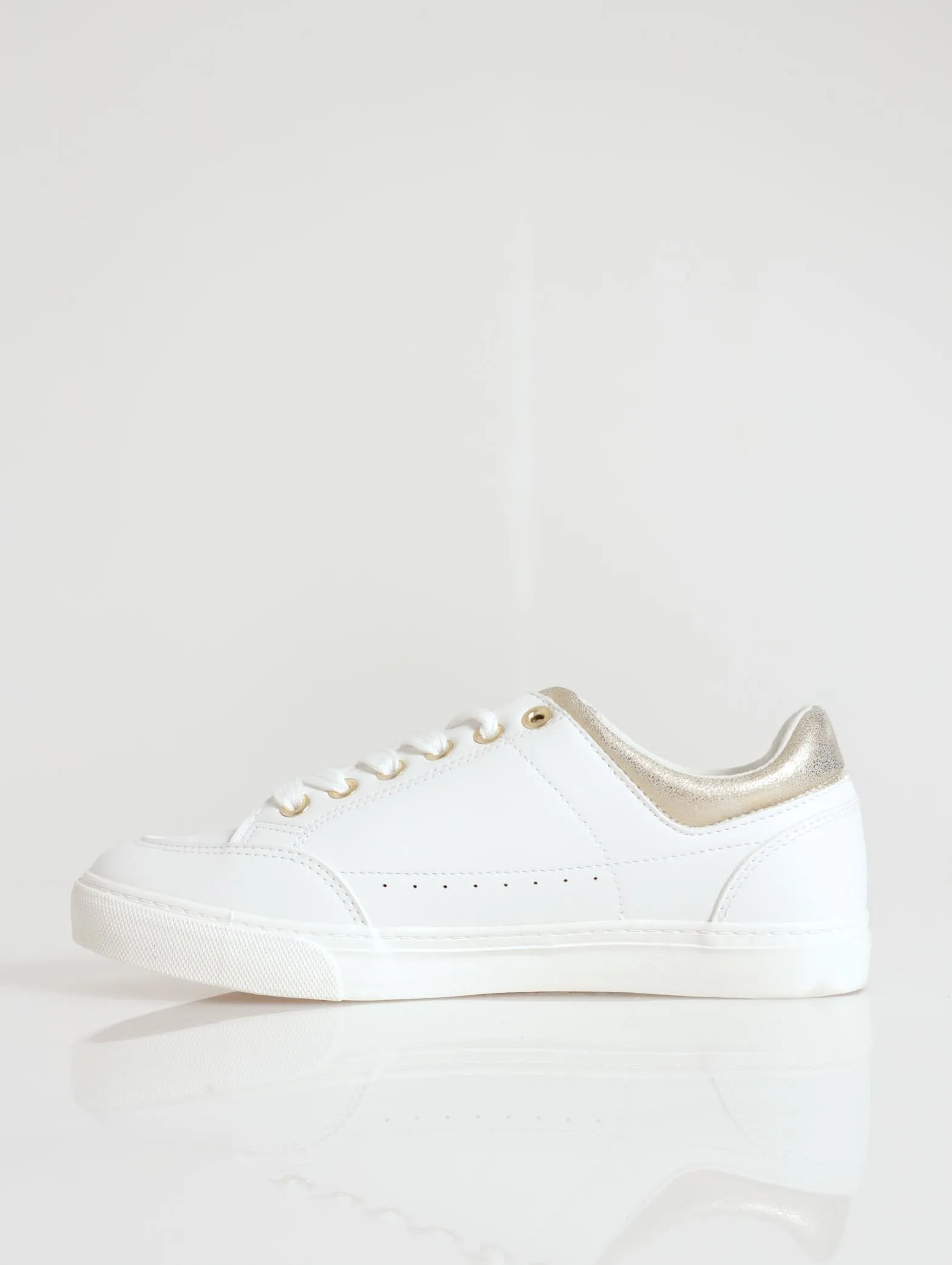 Street Sneaker With Metallic Quarter Insert - White