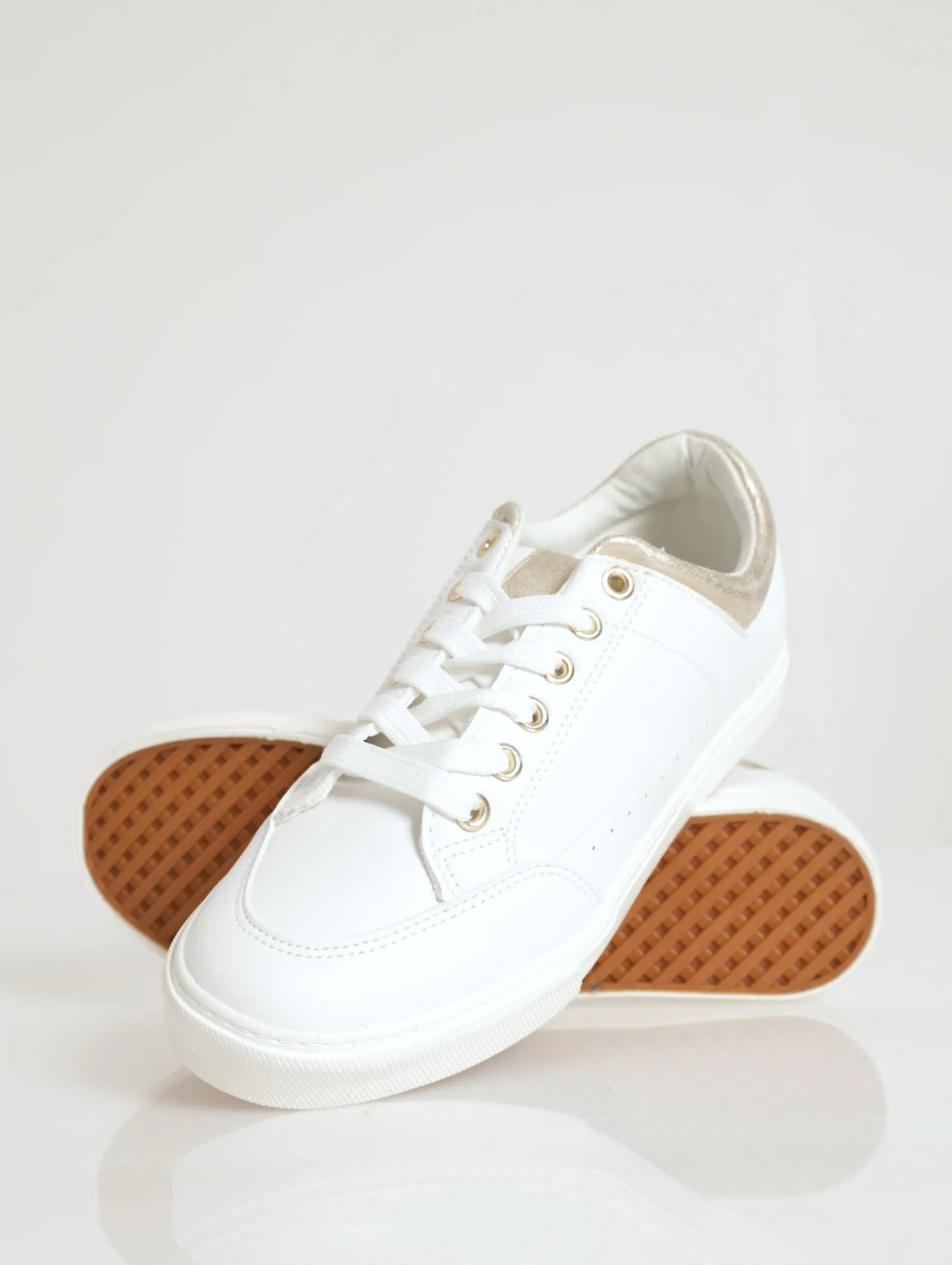 Street Sneaker With Metallic Quarter Insert - White