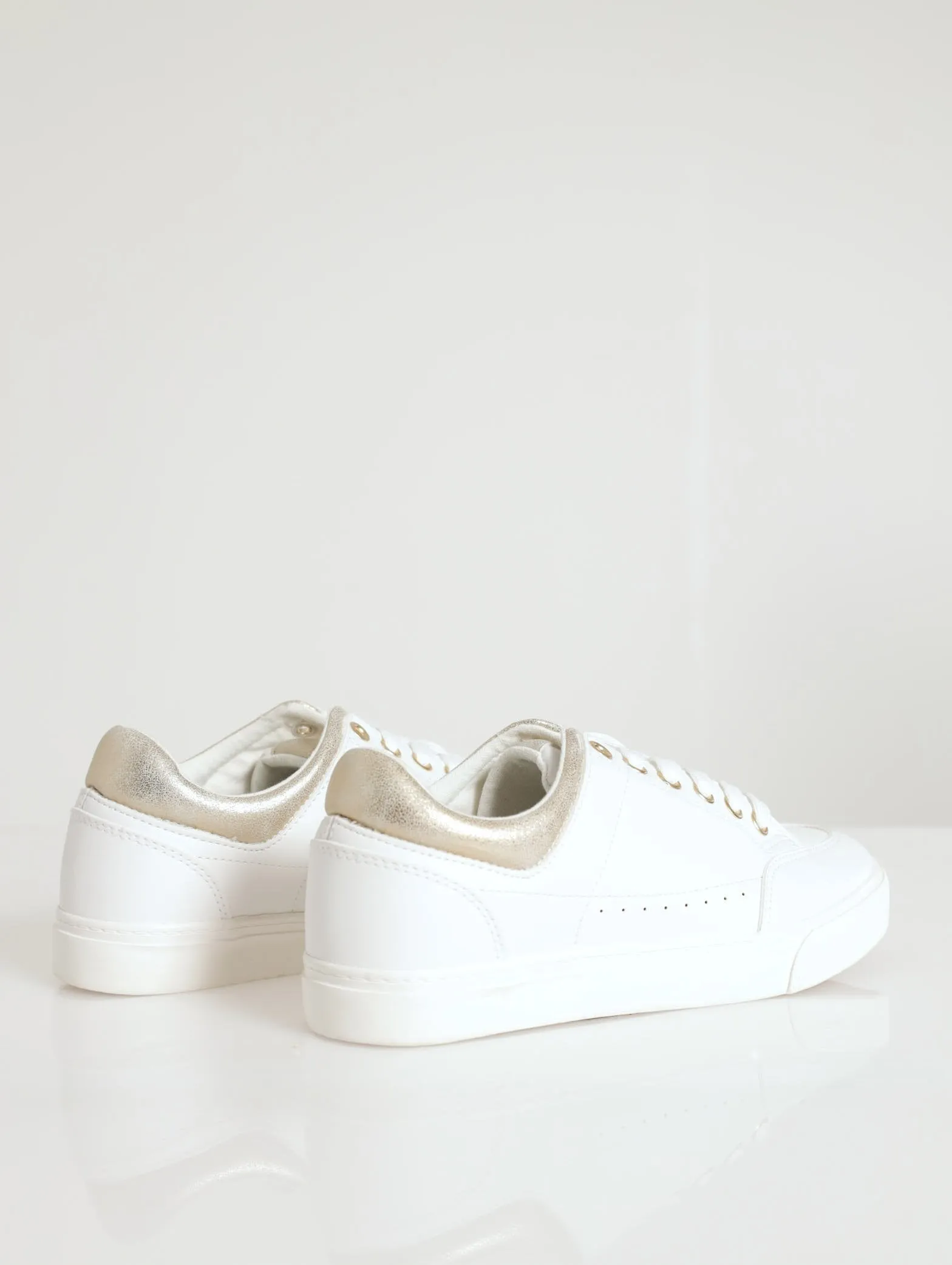 Street Sneaker With Metallic Quarter Insert - White