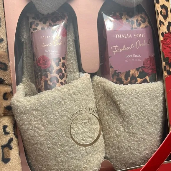 Thalia Sodi luxury spa set robe slippers headband back brush foot lotion &amp; soak