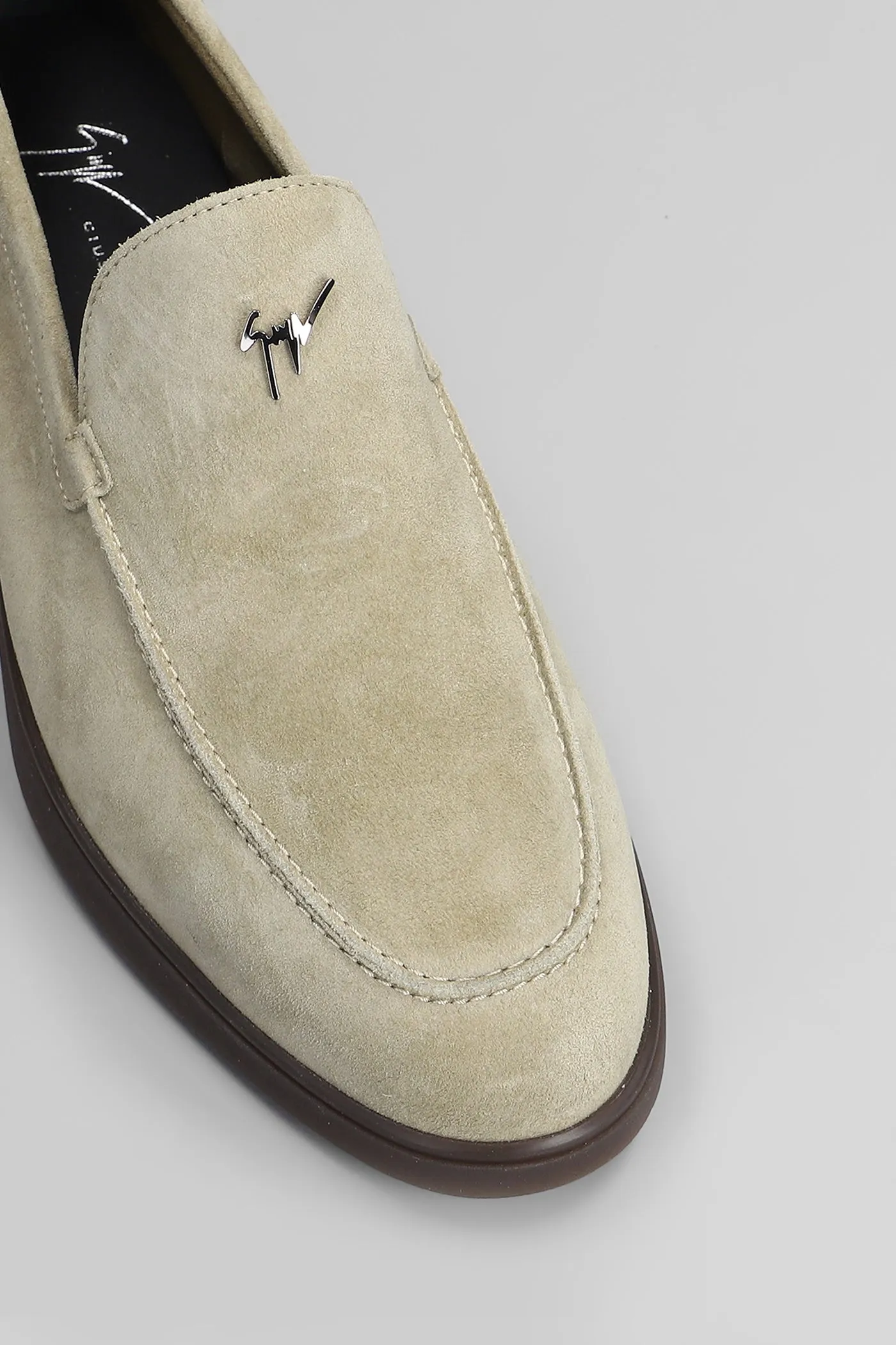 The maui Loafers in taupe suede