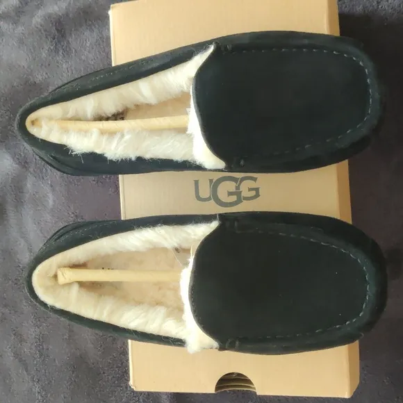 UGG ASCOT SLIPPERS