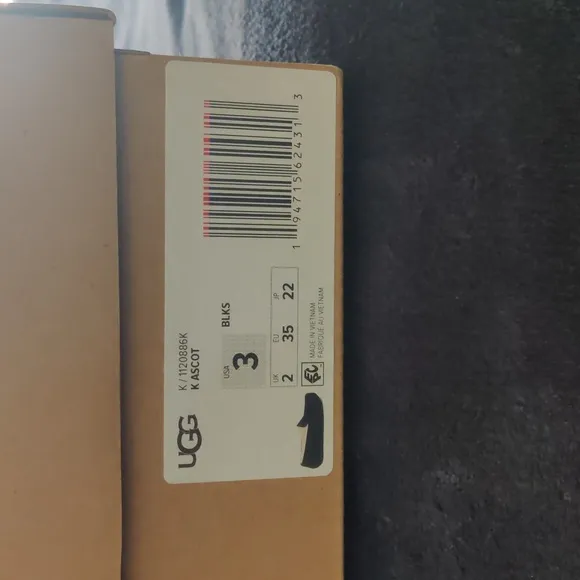 UGG ASCOT SLIPPERS
