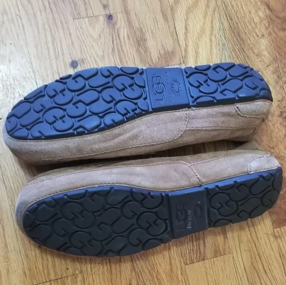 UGG Men's Ascot Slippers Size 10