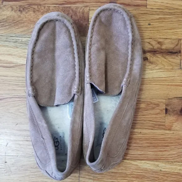 UGG Men's Ascot Slippers Size 10