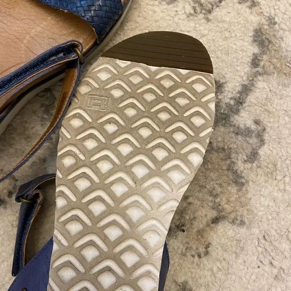 UGG Navy Blue Laddie Marino Sandals Size 10