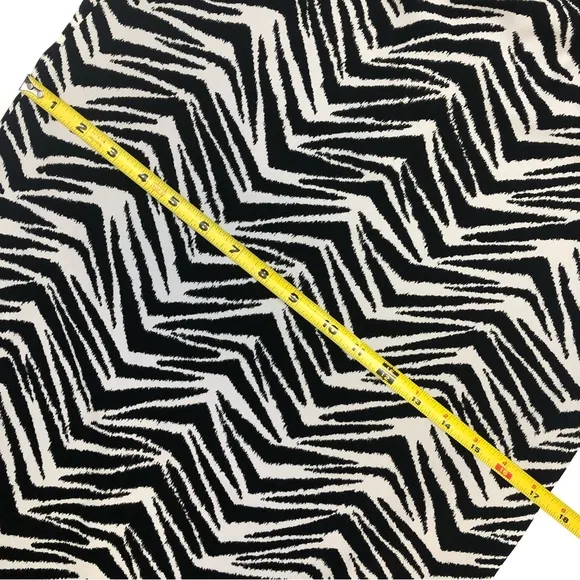White House Black Market Ultimate Reversible Shift Dress WHBM Size 2P Petite